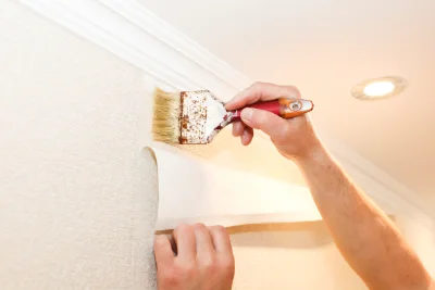 Pose de papier peint à Moutier-d'Ahun — revêtements muraux et toiles de verre